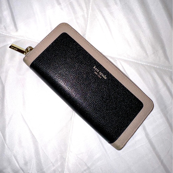 LIKE NEW! Kate Spade Taupe and Black Margaux Slim Continental Zip - Main Image
